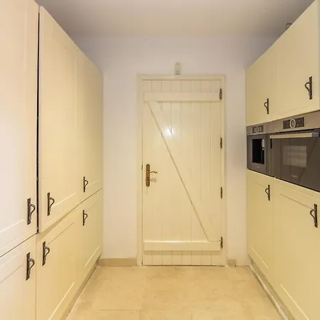 Goya 5 Bedrooms Apartman